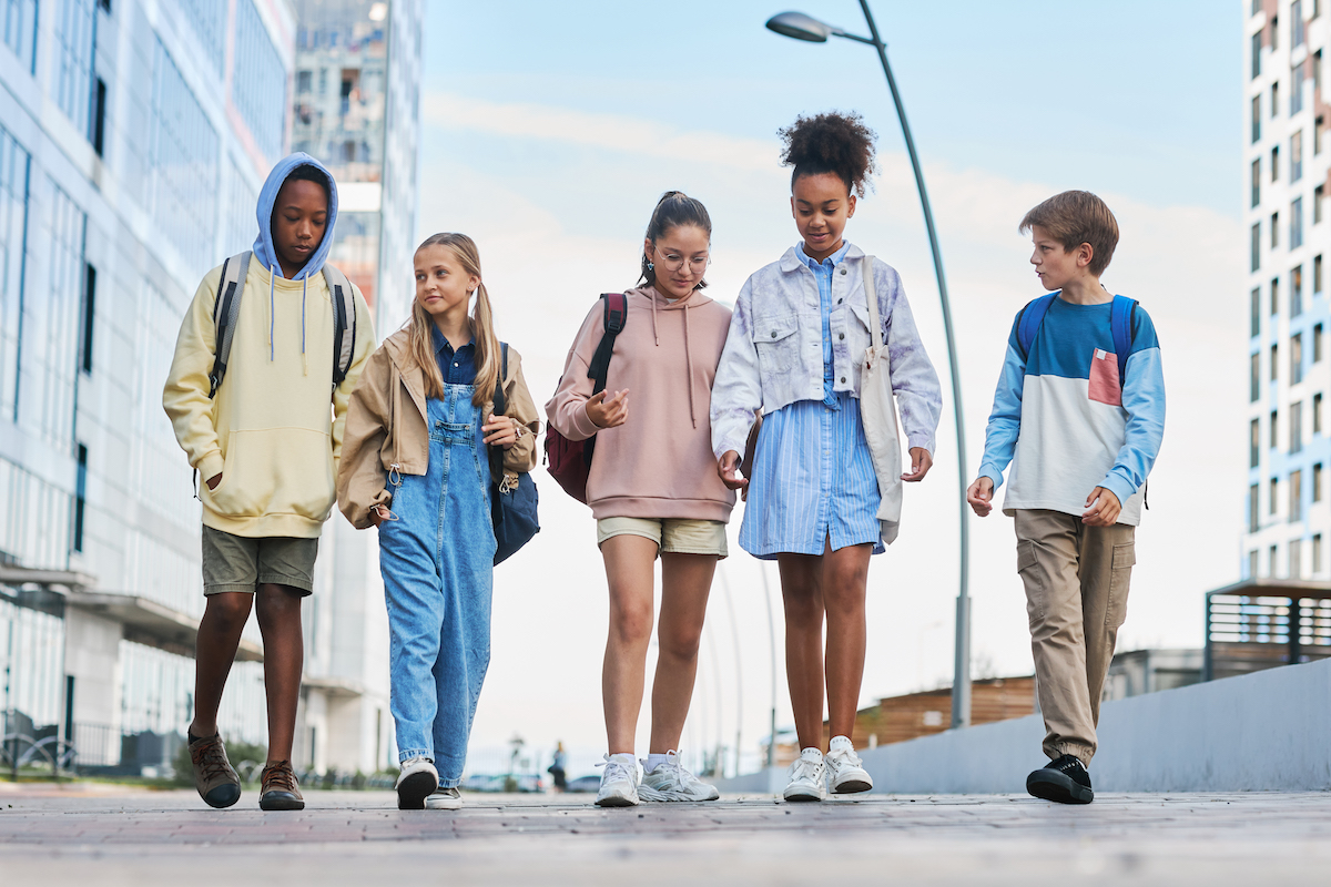 school kids walking